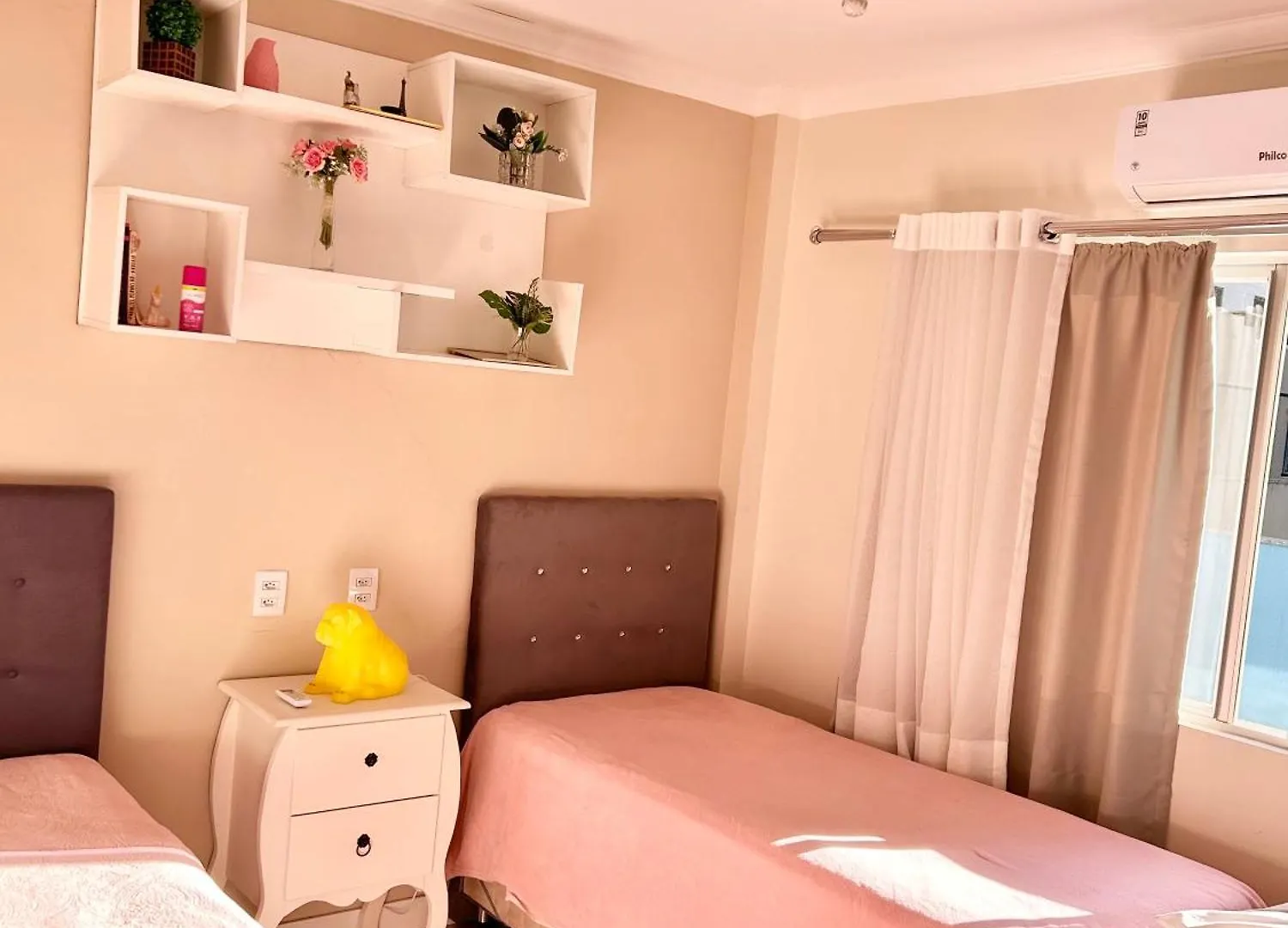 Beira Da Praia, 2 Pessoas, Economico, Basico E Confortavel Balneário Camboriú 0*,