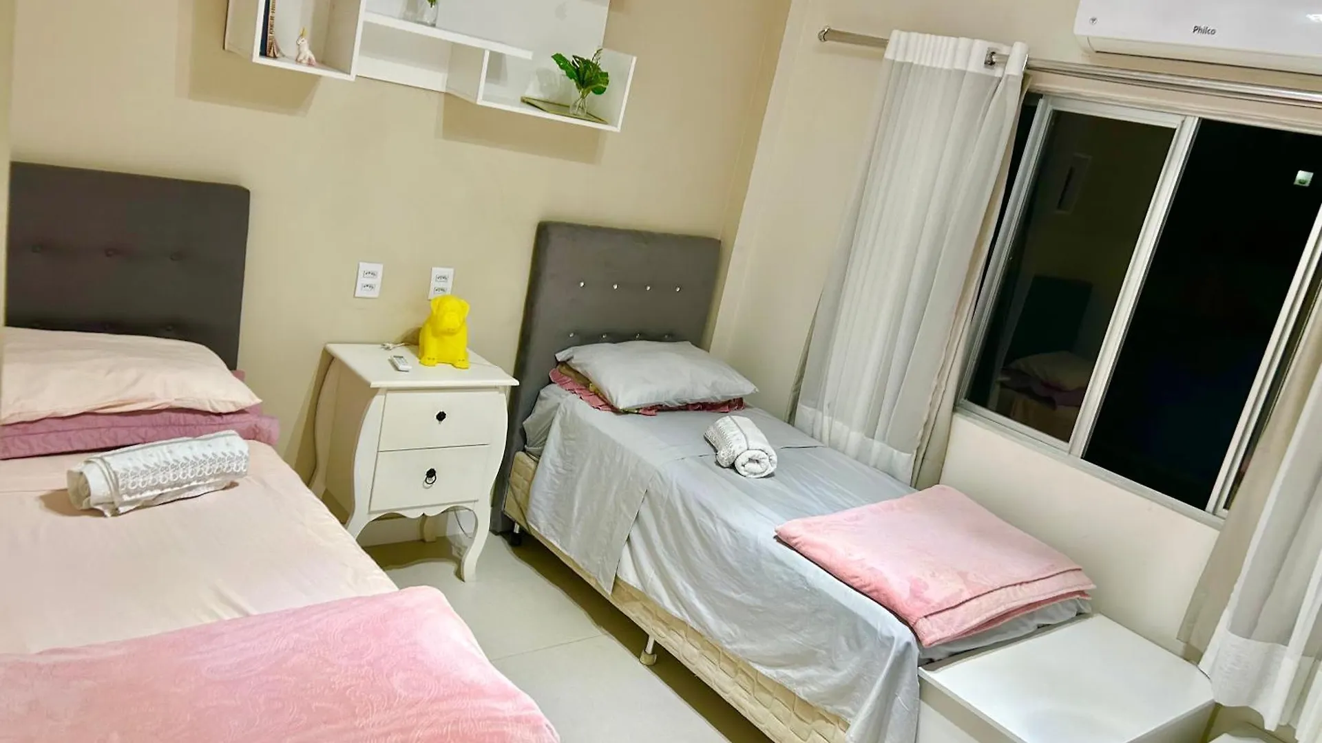 Beira Da Praia, 2 Pessoas, Economico, Basico E Confortavel Balneário Camboriú 0*,  Brasilien